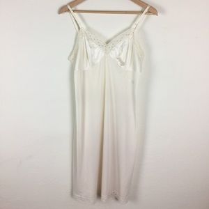 Vintage Cream Lace Full Slip